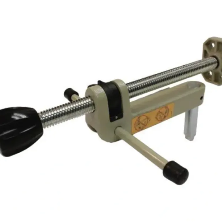 Makita 122930-6 Horizontal Vise - One-stop shop for professional tools and equipment.